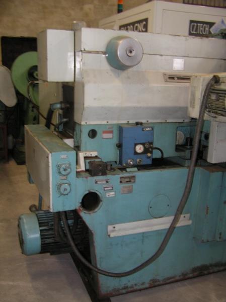 Prumyslových robotu-4